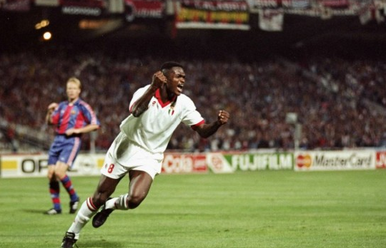  多特蒙德青年军崛起冲击欧冠席位受瞩目  